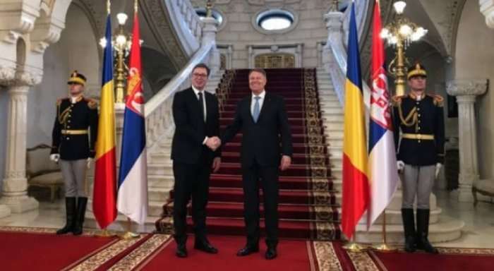 Serbia e lut Rumaninë “të ndihmojë në gjetjen e kompromisit për Kosovën”