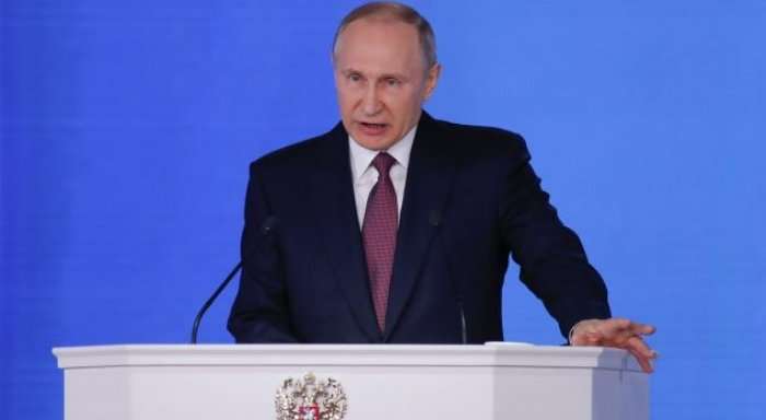 Putin uron gratë për 8 Mars duke recituar një poemë