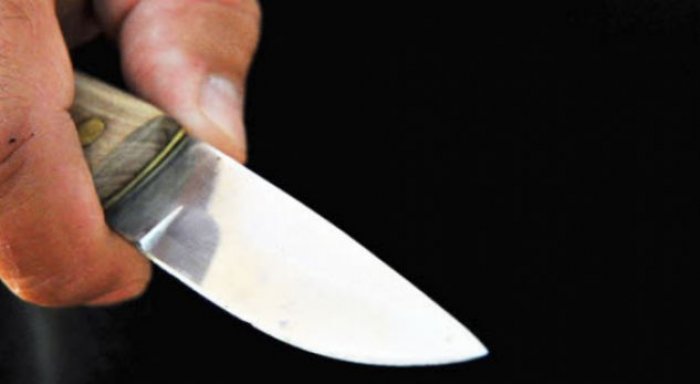 Sulmohet me thikë 19-vjeçari në Haraçinë
