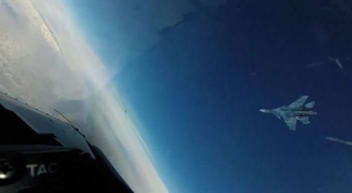 Kjo ishte pamja e pilotit italian në përballje me avionin luftarak rus (Video)