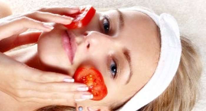 Maskë me domate për rigjenerimin dhe pastrimin e fytyrës!