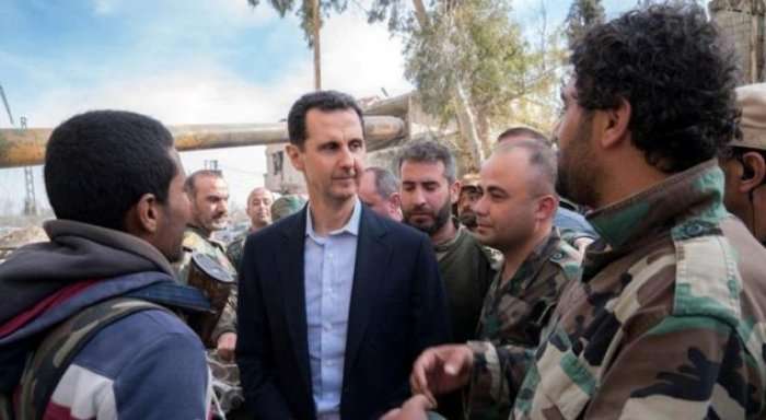 Assad viziton ushtrinë në Gutën Lindore derisa luftimet po vazhdojnë (Video)