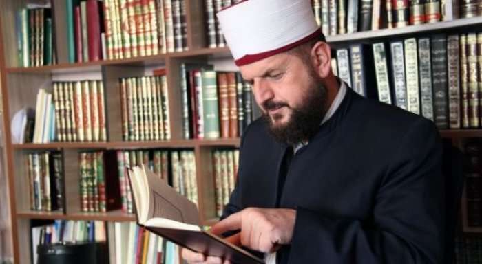 Shefqet Krasniqi thotë se Naim Tërnava e ka lejuar të ligjërojë prapë në Xhaminë e Madhe