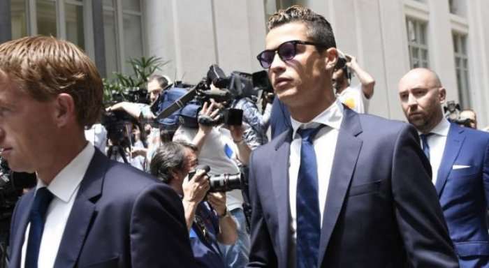 Cristiano Ronaldo rrezikon 10 vjet burg