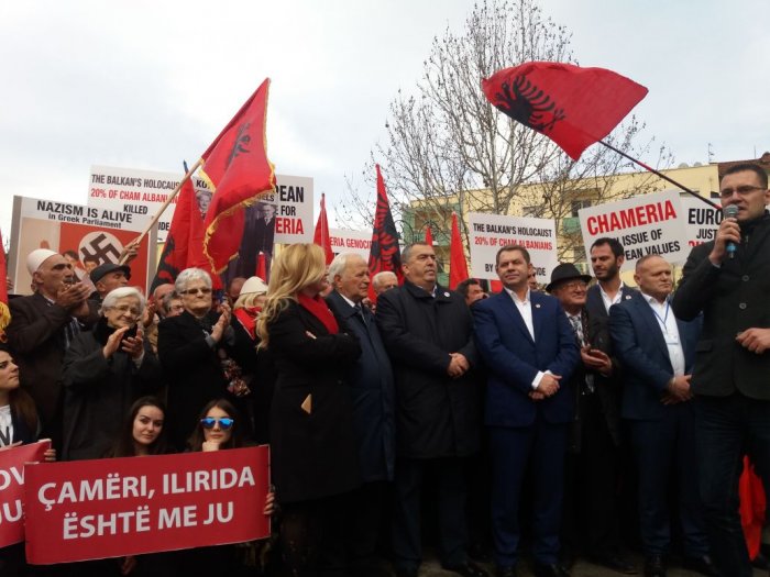 Në Prishtinë protestohet për marrëveshjen e detit Shqipëri – Greqi