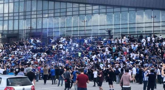 Stadiumi i Pejës, 'bllokohet' nga policët