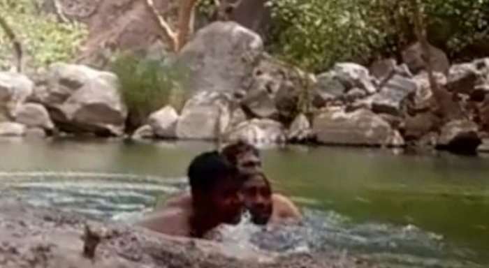 Filmojnë veten aksidentalisht duke u mbytur në liqen (Video)