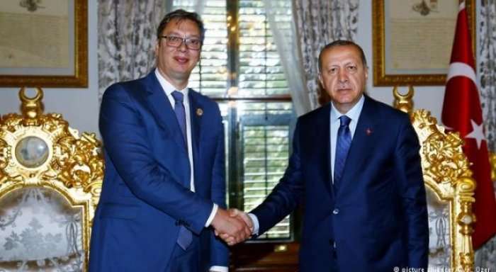 Erdogan ia ofron Vuçiqit 3 miliardë euro