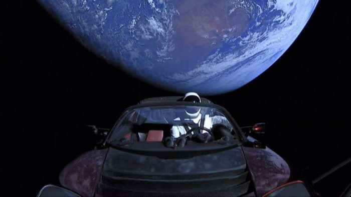 Roadster i Tesla ka udhëtuar pranë planetit Mars