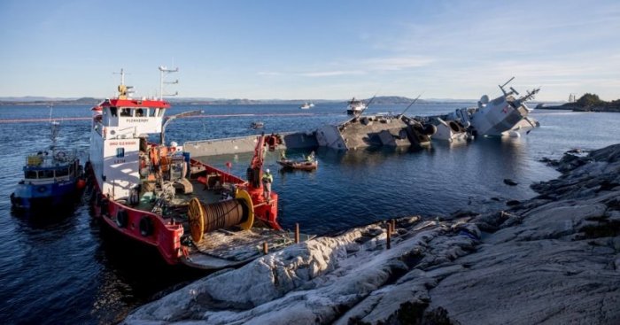 Fregata norvegjeze fundoset në det pas përplasjes me naftëmbajtësin grek