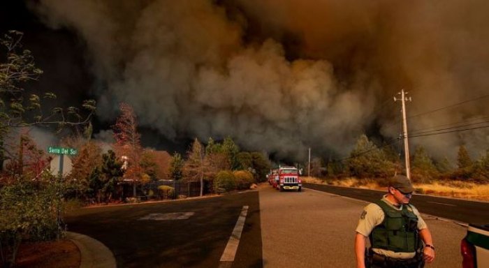 Fotot shokuese para dhe pas zjarrit në Kaliforni ku vdiqën 42 persona