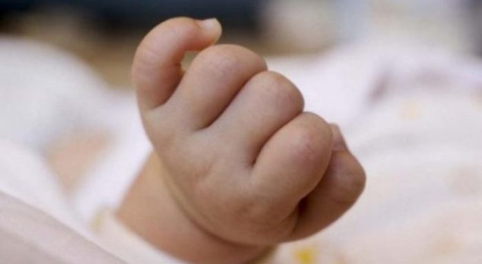 31 foshnja lindën dje në QKUK, një nënë lindi trinjakë