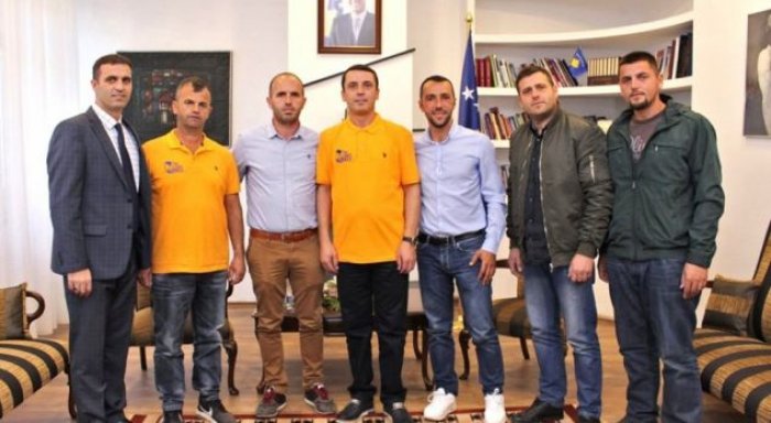 Ministri Gashi: Sporti i Paraglajdizmit të promovohet sa më shumë në Kosovë