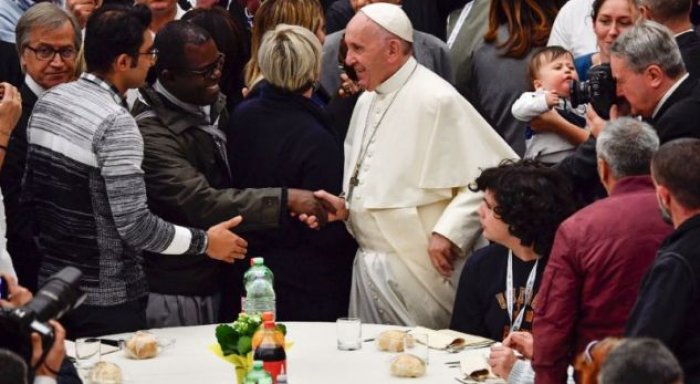 Papa: Padrejtësia është rrënja perverse e varfërisë