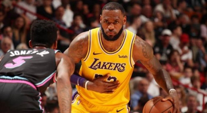 NBA: Lakers rikthehet te fitorja, LeBron shkëlqen, shënon 51 pikë