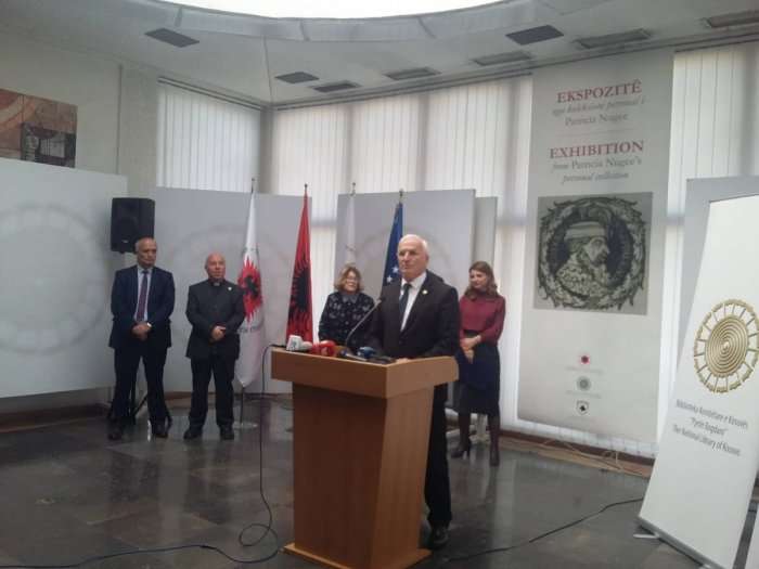 Koleksionistja britanike ekspozon 37 botime për Skënderbeun në Bibliotekën Kombëtare