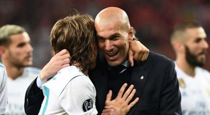 Modric: Do të doja të luaja bashkë me Zidanen