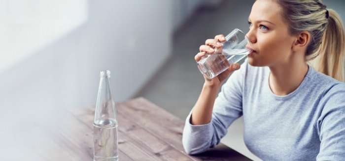 Pirja e ujit mund të zvogëlojë infeksionet tek femrat