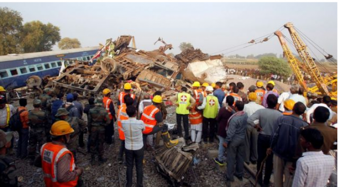 Dhjetëra persona vdesin në Indi pasi nuk dëgjojnë ardhjen e trenit
