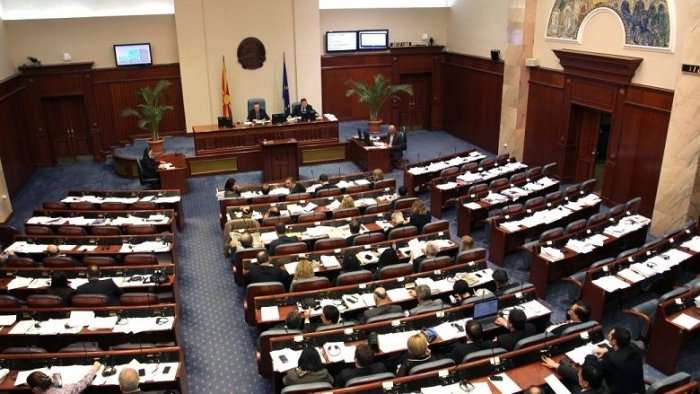 VMRO-ja përjashton deputetët që votuan pro ndryshimeve kushtetuese