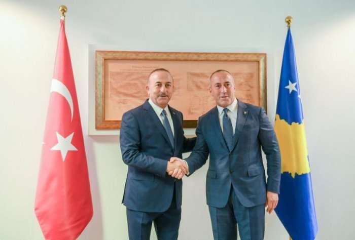 Çavusoglu siguron Haradinajn për mbështetjen e Turqisë për anëtarësimin e Kosovës në Interpol