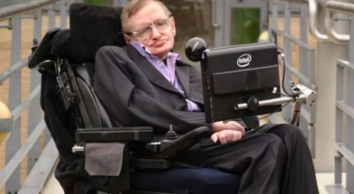 Kaq po shitet karriga elektrike e shkencëtarit Stephen Hawking
