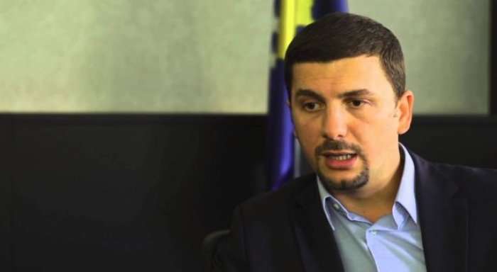 Memli Krasniqi thotë se nuk duhet marrë seriozisht protesta e Vetëvendosjes kundër Presidentit