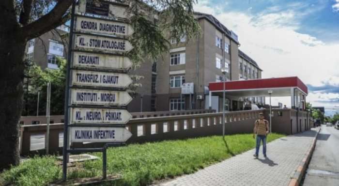 Fillon sot asfaltimi i rrugëve në oborrin e Qendrës Klinike Universitare të Kosovës