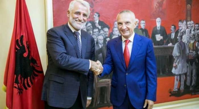 Meta–Thaçi: Partitë shqiptare në Maqedoni të votojnë “për” ardhmëri të sigurt