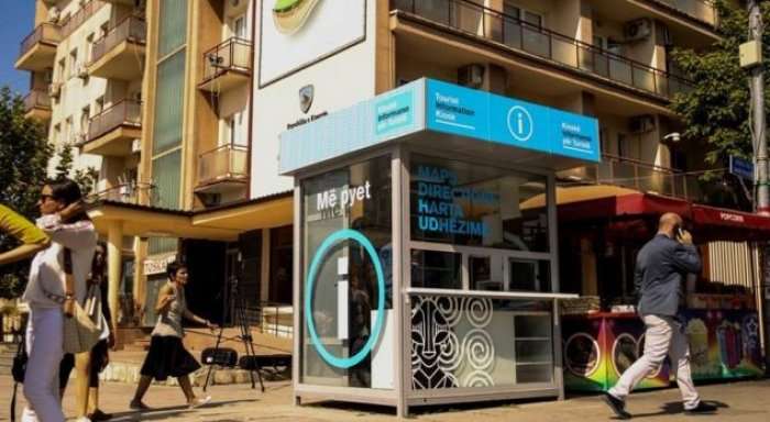 Hapet kiosku turistik në sheshin “Zahir Pajaziti” në Prishtinë