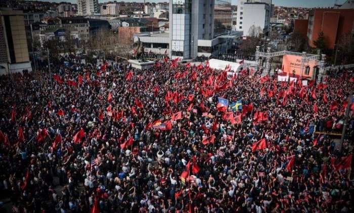 Me këtë moto Lëvizja Vetëvendosje do të protestojë kundër Hashim Thaçit
