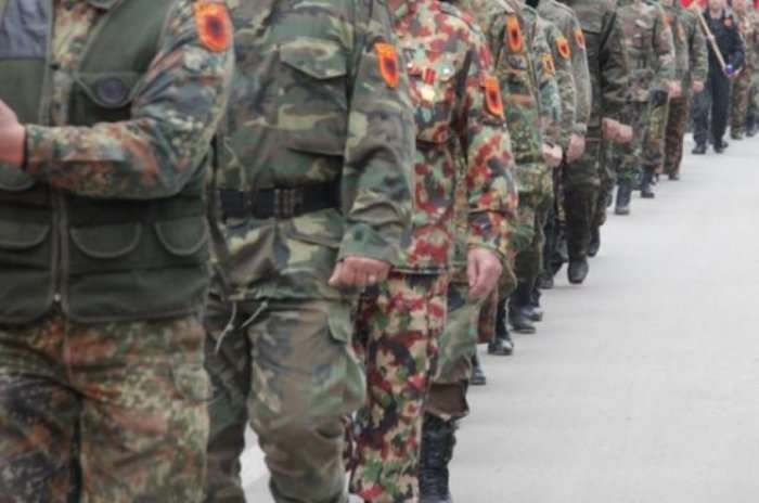 Maj 1999: Në UÇK janë vetëm 4 mijë ushtarë, rreth 20 mijë kanë ikur në Shqipëri