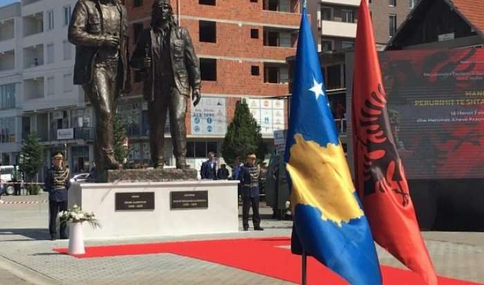 Xhevë dhe Fehmi Lladrovci, emblema e Ushtrisë Çlirimtare të Kosovës