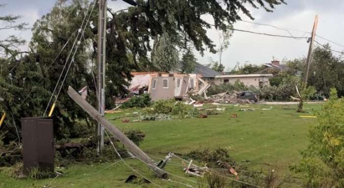 Tornadot zbarkojnë në Kanada