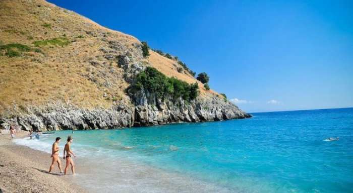 Kjo mund të jetë dita e fundit e plazhit në Shqipëri!