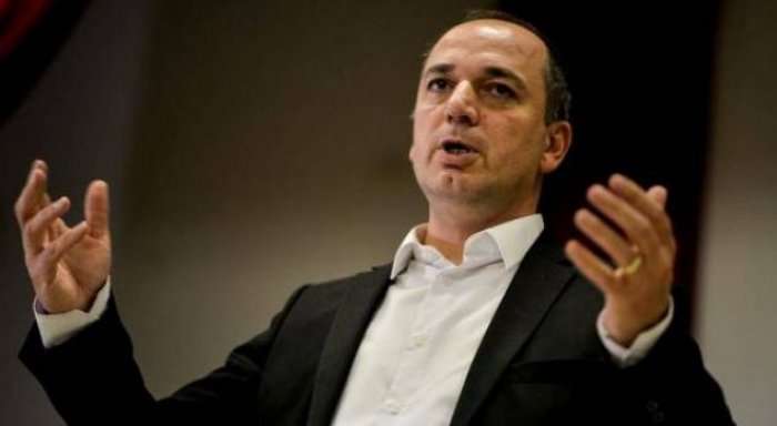 Kryetari i Prizrenit thotë se Thaçin duhet ndalur në projektin për bosnjëzimin e Kosovës