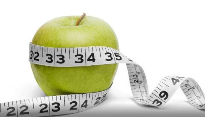Si ta holloni abdomenin përmes dietës me mollë