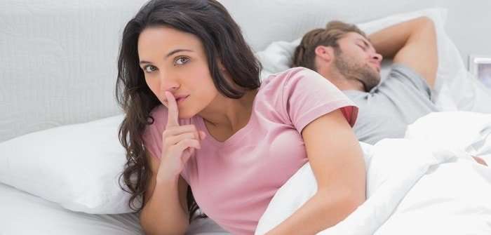 7 sekretet që femrat u fshehin partnerëve të tyre