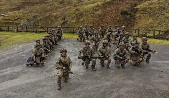  Oficeri i FSK’së përfundon Kursin e Betejës së Komandantëve të togjeve në Britani 