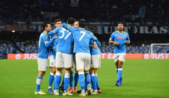 Napoli barazon me ekipin e parafundit