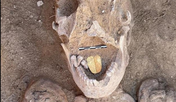 Në Egjipt gjendet mumia 2000-vjeçare me gjuhë të artë brenda kafkës