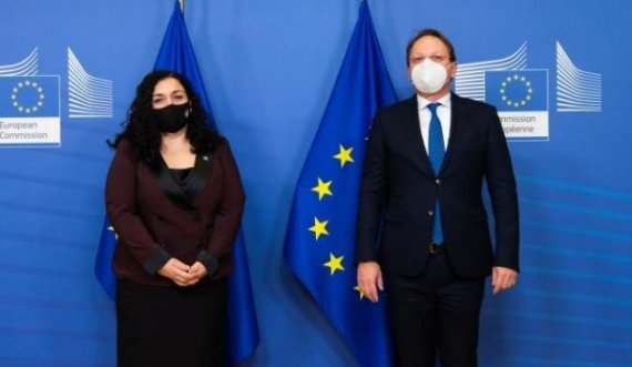 Komisioni Evropian i bie pishman që e quajti Kosovën republikë, e fshin postimin dhe e zëvendëson atë