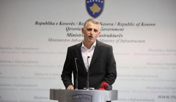Durmishi ka një përgjigje për mungesën e ndriçimit nëpër autostradat e Kosovës