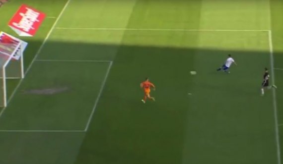 Ndodh edhe kjo, portieri pranon gol teksa po e festonte golin “fantazmë”