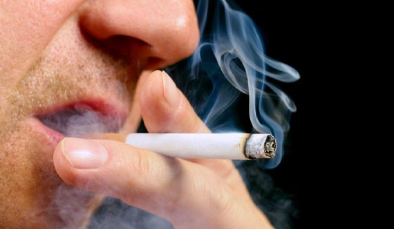 Studimi i frikshëm: Çdo cigare që e pini ua shkurton jetën për mesatarisht 14 minuta