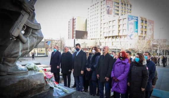 Krasniqi: Zahiri, Hakifi e Edmondi që u flijuan në rrugën e çlirimit, janë bërë dritë mbi ditët e bardha të Kosovës