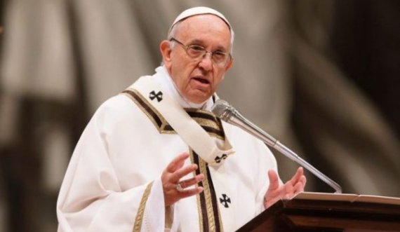 Papa Françesku mohon zërat se është me kancer