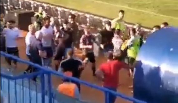 Ranë nga liga, tifozët i sulmojnë fizikisht lojtarët në Bosnje e Hercegovinë