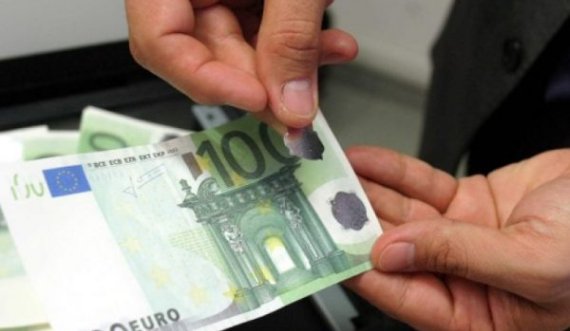 Oferta për blerjen e parave falso, flasin ekonomistët