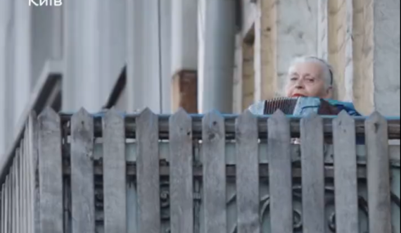 E moshuara luan himnin ukrainas pak minuta pas sulmeve